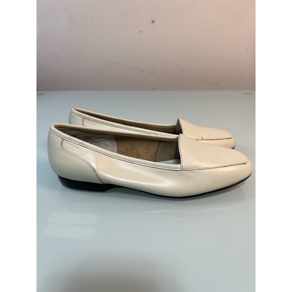 Sandra Miller Cream‎ Leather Loafers Women's 7.5M Slip On Low Heel Shoes